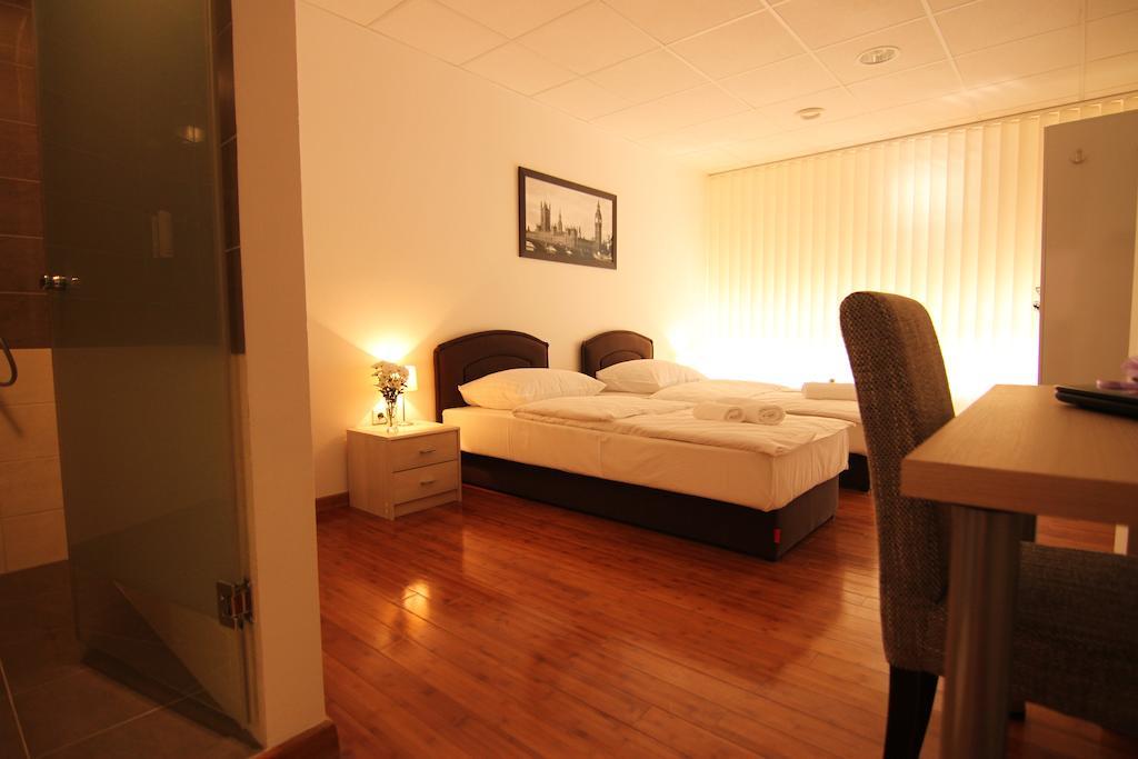 Rooms Xxl Zagreb Bagian luar foto