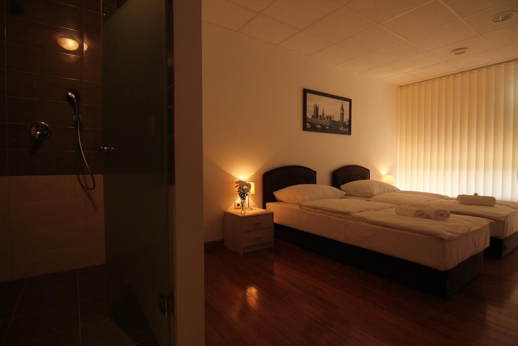 Rooms Xxl Zagreb Bagian luar foto